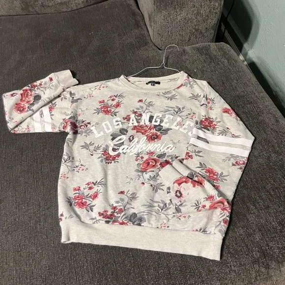 sweater - Picture 2 of 5